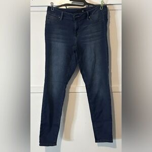 1822 Denim Butter Skinny Jeans